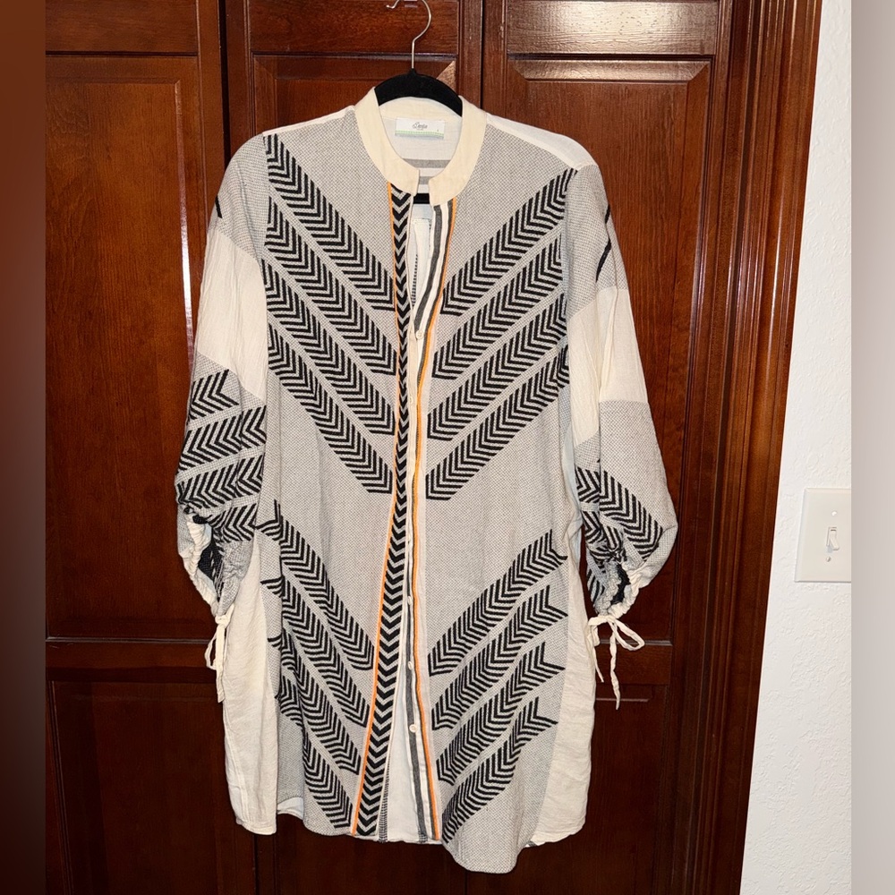 Devotion TWINS Black and Cream Patterned Dress